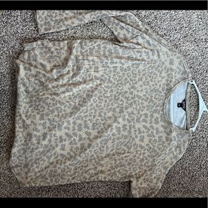 Soft cheetah print long sleeve worn once